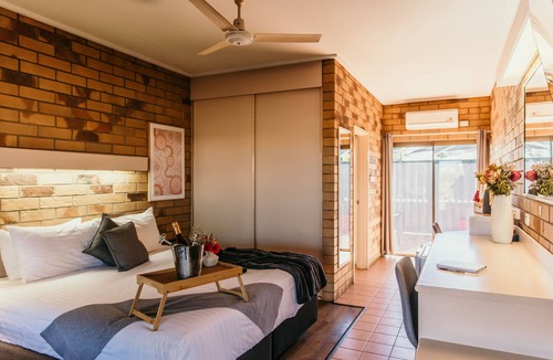 Soldiers Hill Hotel | Abacus Motel