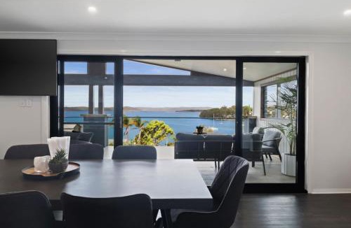 Balcolyn House | Above the Lake at Balcolyn Bayside