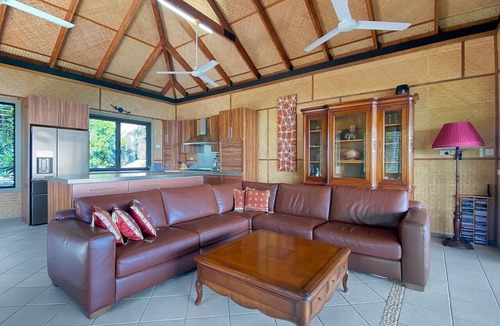 Horseshoe Bay House | Absolute Beachfront Master