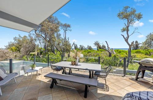 Rosebud House | Absolute Beachfront - Luxury Accommodation in Rosebud