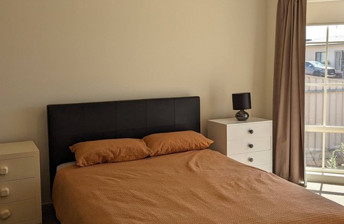 Moonta Bay House | Absolute Retreat: The perfect Family Getaway w/ a Blissful Hot Tub Experience