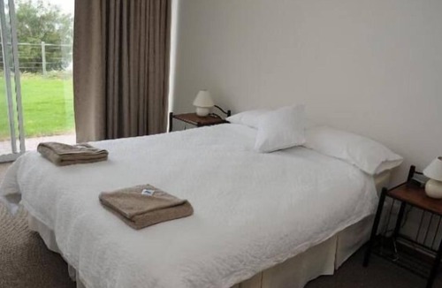Port Lincoln Apartment | ABSOLUTE WATERFRONT 2 BEDROOM UNIT