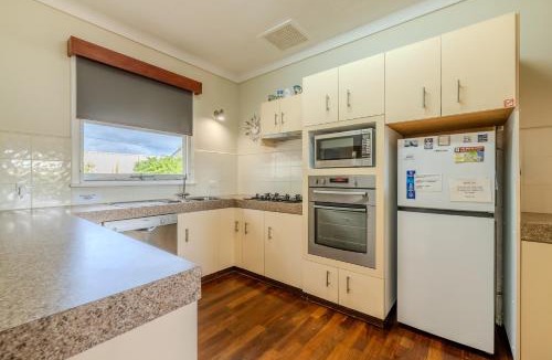 Emu Point House | Acacia Grove by the BnB Collection