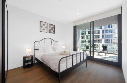 Lidcombe Apartment | AccorView Luxury 1BR Suite Pool Gym Parking