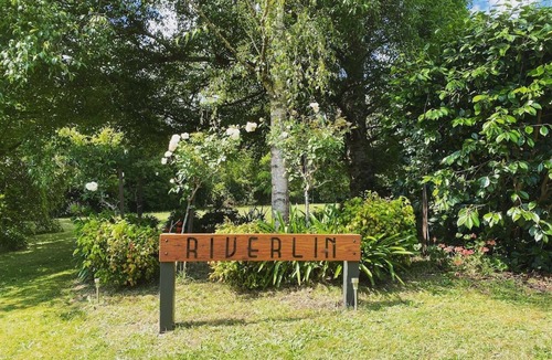 East Warburton House | Acerage Estate, Large Groups, River Access + Pets