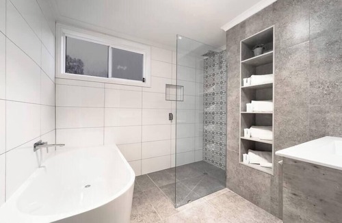 Mansfield House | Acorn Cottage - The Heart of Mansfield