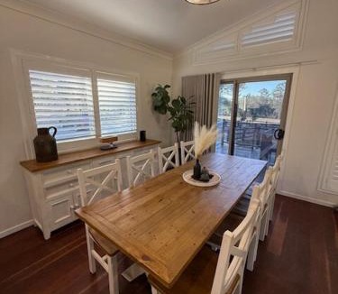 Allandale House | Acreage home on Lovedale Rd with EV and private vineyard