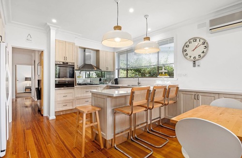 Blairgowrie House | ADELAIDE BLAIRGOWRIE | WALK TO THE BEACH, CAFES & VILLAGE