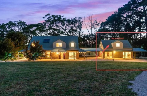 Summertown House | Adelaide Hills winery view fully equipped comfort resort #102