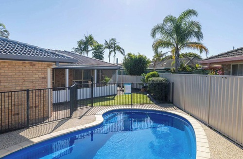 Yamba House | Admiral's Haven- Oceanstays- Pet Friendly with a Pool