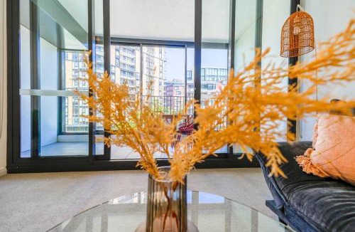 Wentworth Point Apartment | Adorable One Bedroom APT in heart of WWP