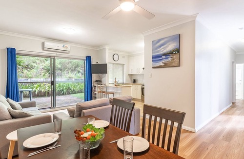 Shoal Bay Apartment | Adriana, 4/83 Ronald Avenue - open plan living with backyard