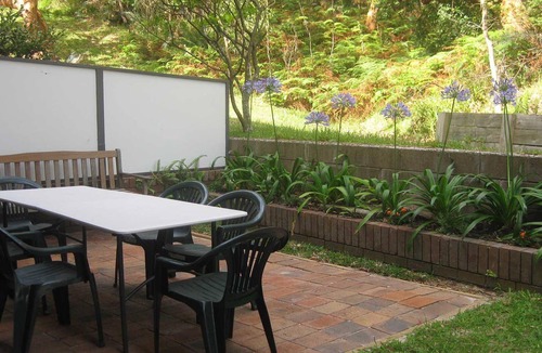 Shoal Bay Apartment | Adriana, 4/83 Ronald Avenue - open plan living with backyard