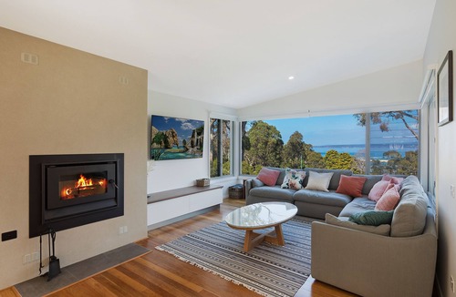 Merimbula House | ADS on Collins - 4 Bedroom Pet Friendly home - 5+ nights
