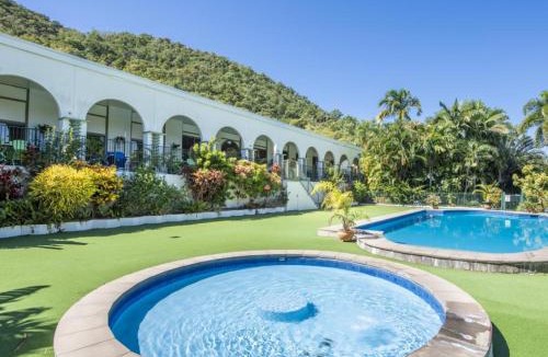 Nelly Bay Apartment | AFFORDABLE ISLAND ESCAPE! Queen Studio, Nelly Bay