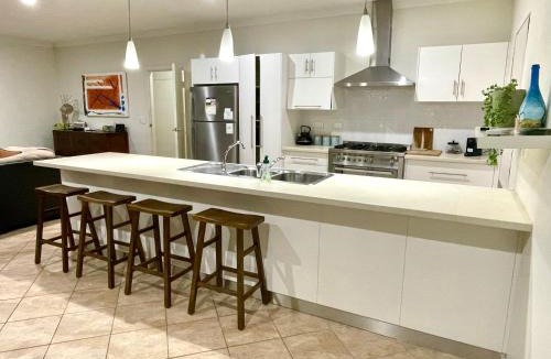 Kingscote House | Africaine Voyage
