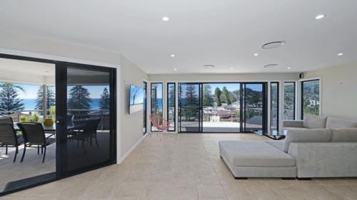 Avoca Beach House | Agave Cove - Great Spot In The Heart Of Avoca!