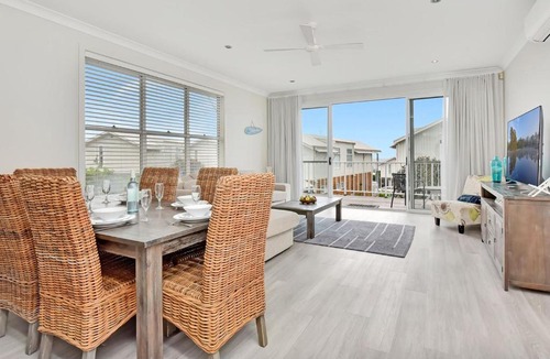 Caves Beach Villa | Ahoy Villa at Caves Beach Villas