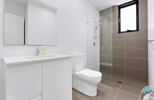 Rosebery Apartment | Aircabin - Rosebery - Stylish Large - 1 Bed Apt