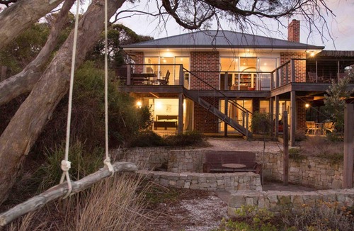 Surf Coast House | Airey's Central - Free WIFI & Pet Friendly.