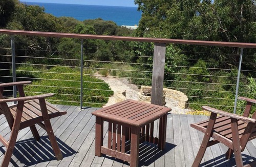 Surf Coast House | Airey's Central - Free WIFI & Pet Friendly.