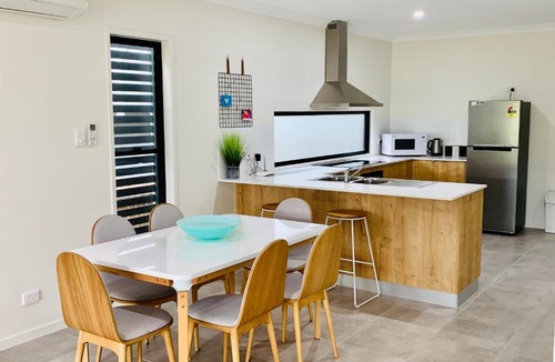 Airlie Beach House | Airlie Beach Delight Hop skip jump to everything