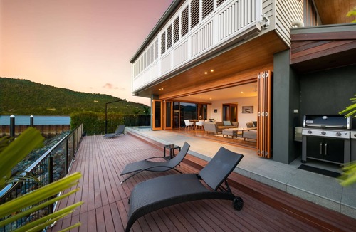 Airlie Beach House | Airlie Beach Marina-Front Luxury at 10 The Cove