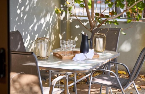 Redcliffe Apartment | Airport Apartments by Vetroblu