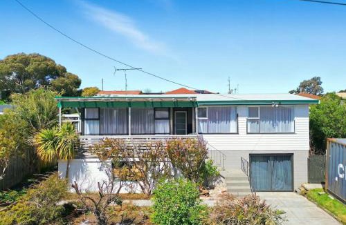 Midway Point House | Airport Studio Retreat