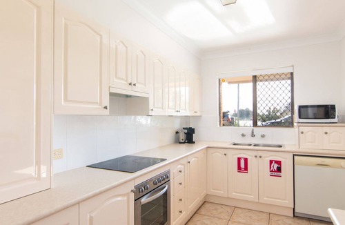 Forster Apartment | Akuna 3 ground floor apartment opposite Wallis Lake