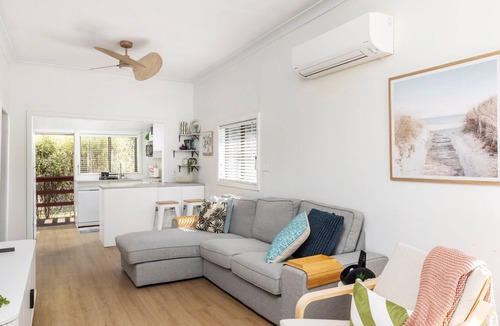 Fingal Bay Cottage | Akuna Beach Cottage Fingal Bay