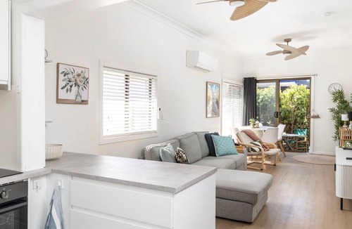 Fingal Bay Cottage | Akuna Beach Cottage Fingal Bay