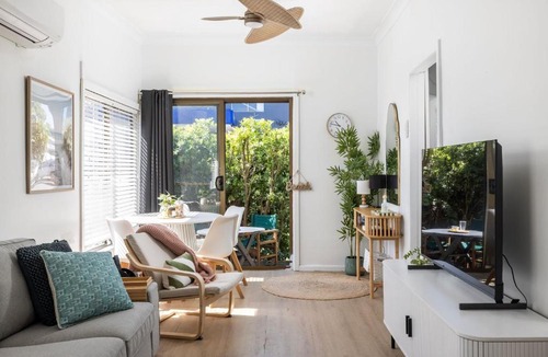 Fingal Bay House | Akuna Beach Cottage Fingal Bay
