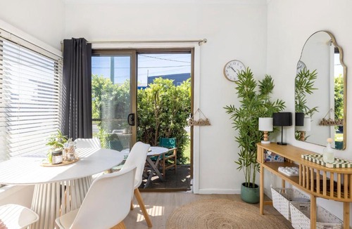 Fingal Bay House | Akuna Beach Cottage Fingal Bay