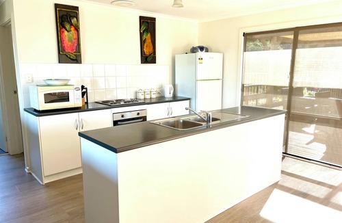 Kingscote House | Al-Pac-Em Inn - Farm Stay