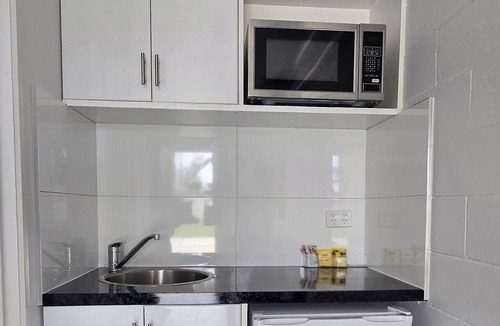 Lakes Entrance Hotel | Albatross Motor Inn