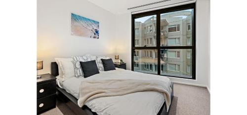 Melbourne Apartment | Albert Park 2BR Stay Ultra Luxe With Pool Gym Parking