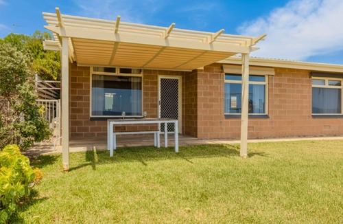 Aldinga Beach House | Aldinga Stunning Sea View – 2BR Retro Vibe