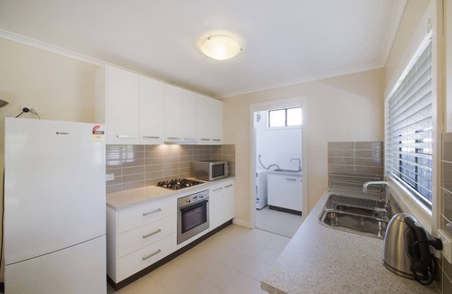 Cessnock Cottage | Alice's Cottage - Cessnock, Hunter Valley, Central location