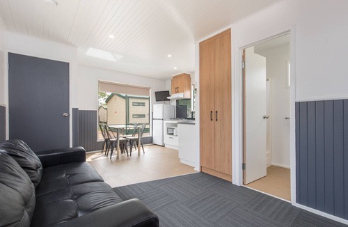 Mildura Cabin | All Seasons Holiday Park