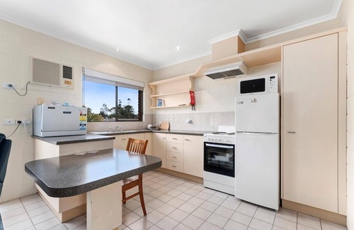 Lakes Entrance Apartment | Allambi Holiday Apartments