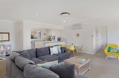 Merimbula House | Allara 1 - Close to shops & Bowling Club