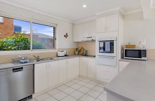 Merimbula House | Allara 1 - Close to shops & Bowling Club