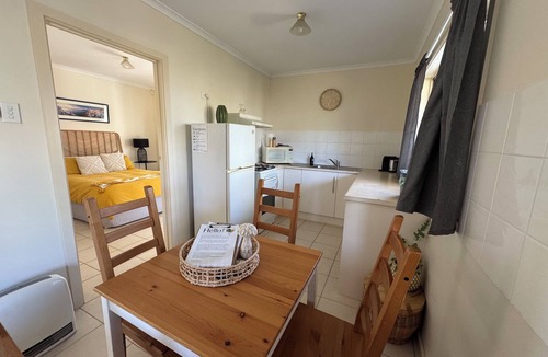 Yankalilla Villa | Allusion Farmstay & Vineyard - Unit 2 Shiraz