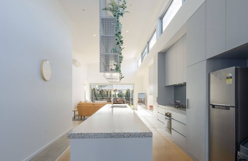 Port Fairy House | Alma on Barclay - Prime central location