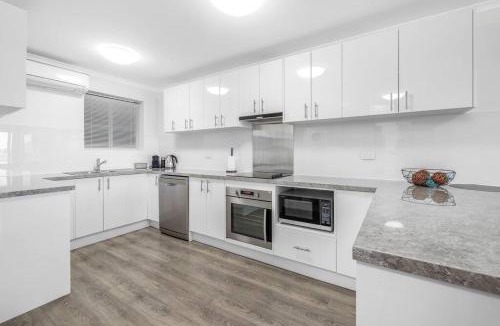 Lake Wangary Apartment | Almonta Apartments on the water front