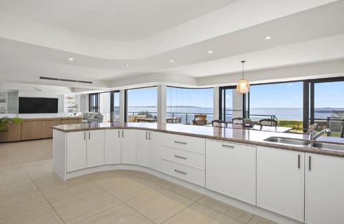 Noraville House | Aloha Beach Retreat by HolidayCo