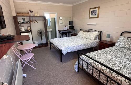 Pine Valley Hotel | ALPINE COUNTRY MOTEL 4mile