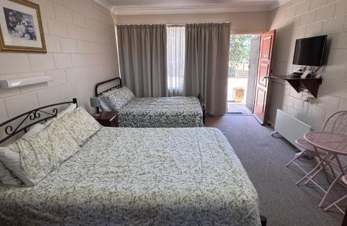 Pine Valley Hotel | ALPINE COUNTRY MOTEL 4mile