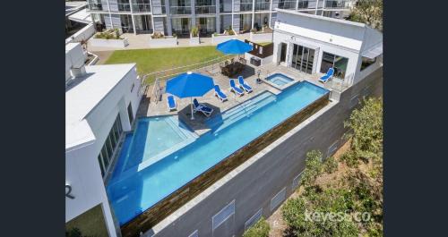 South Townsville Apartment | Altitude Eleven - Stadium & River Panorama